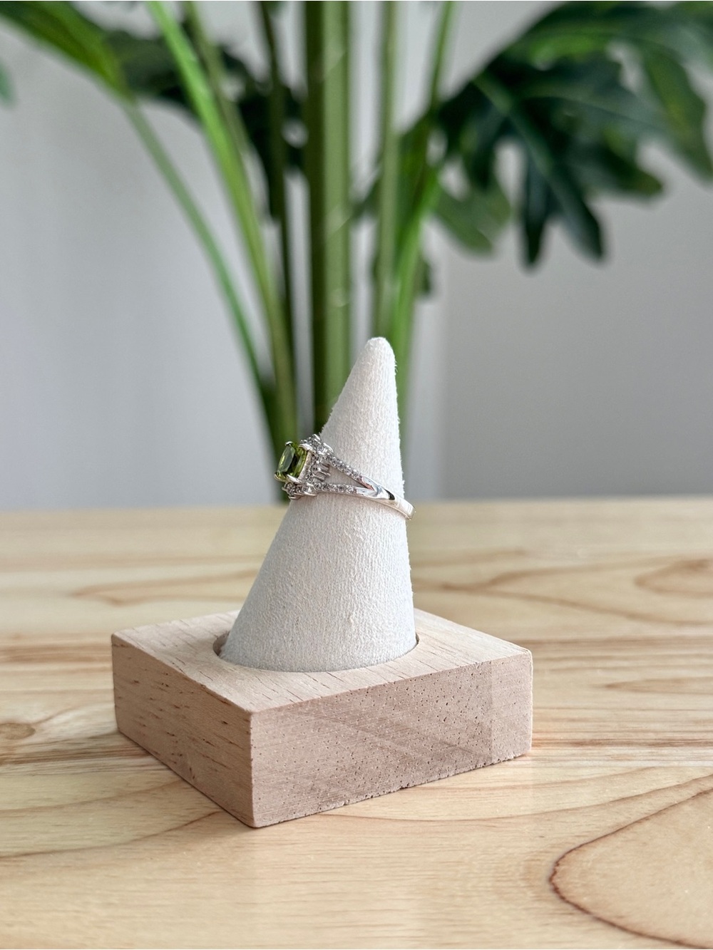 Ryze Party Aug Born to Shine Natural Peridot Ring Size 7 | .925 Sterling Silver - Picture 3 of 5